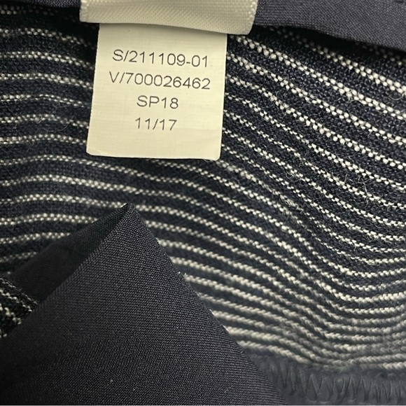 ATHLETA Navy Blue Striped Bali Linen Shorts Size 12 - Picture 13 of 13